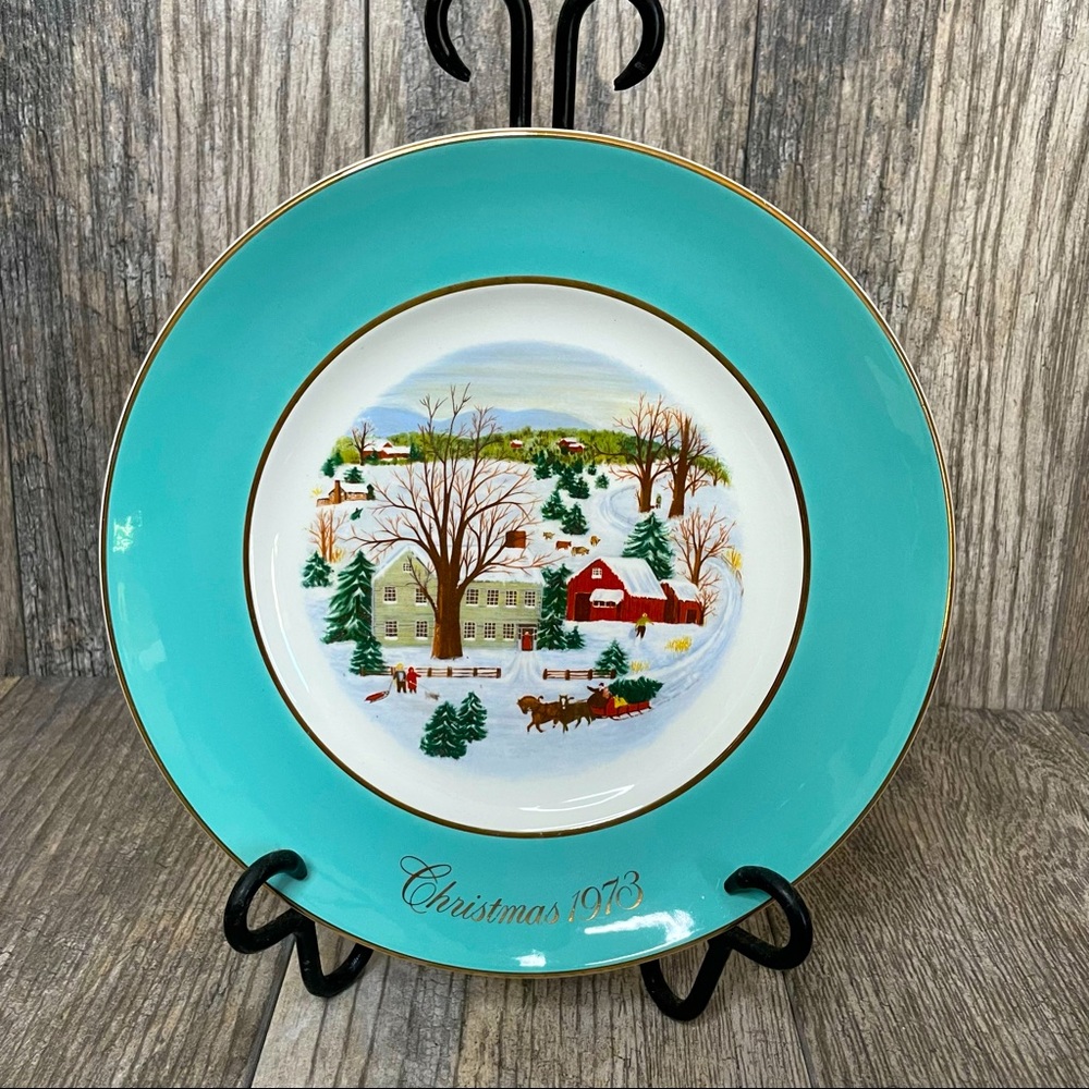 Vintage Avon Christmas Plate 1973 With Orig Box